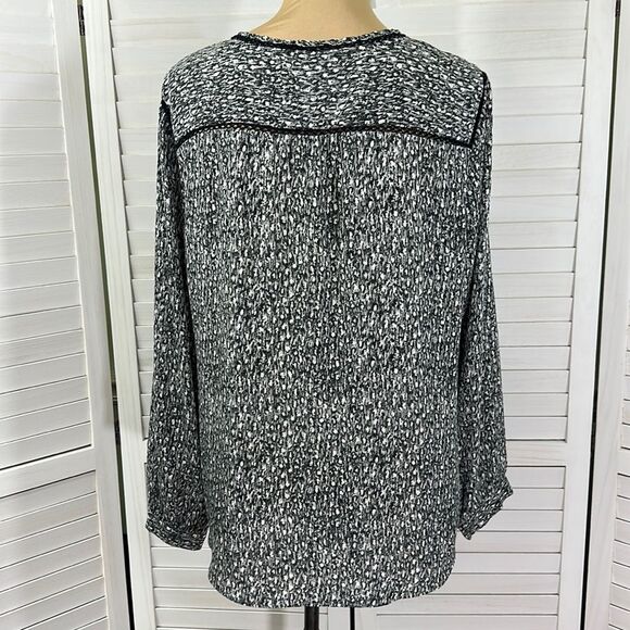 Talbots Top Large Lightweight Flowy Henley Gray & Black - Picture 9 of 12
